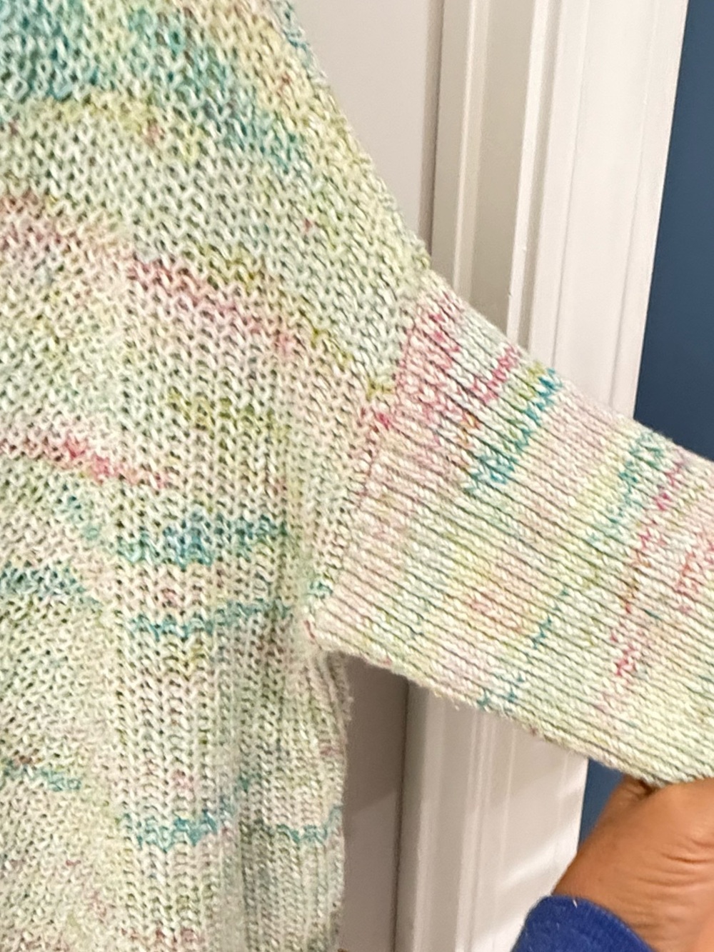 Women’s V-Neck Pastel Oversized Cable Knit Sweater - Picture 5 of 6